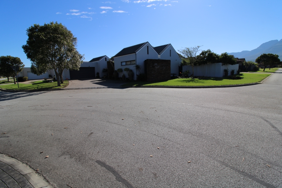 4 Bedroom Property for Sale in Earls Court Lifestyle Estate Western Cape